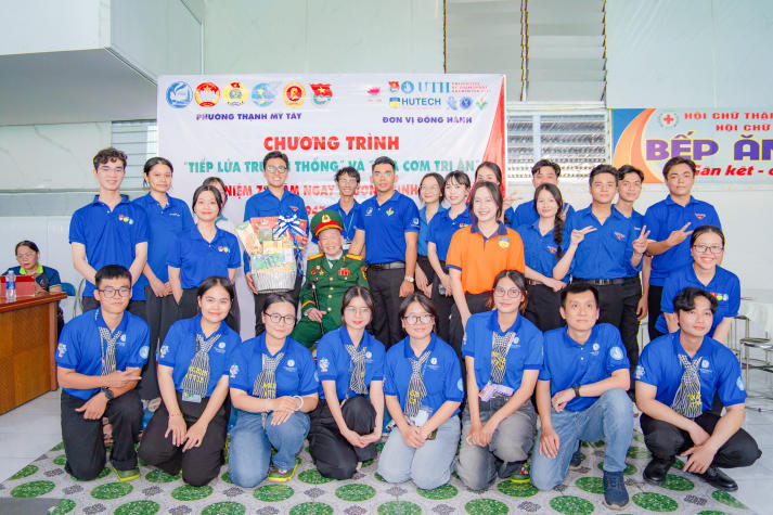 Chiến sĩ Mùa hè xanh HUTECH vun đắp lòng biết ơn, gìn giữ truyền thống dân tộc hướng về Ngày Thương binh - Liệt sĩ 186