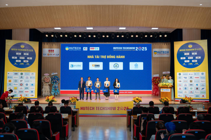 HUTECH TECHSHOW 2025: Nearly 3,000 open job opportunities, 370 graduation projects on display 51