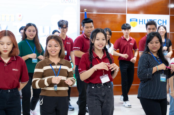 Khai mạc "Vietnam Study Tour Program 2024", sinh viên HUTECH có cơ hội giao lưu quốc tế cùng giảng viên và sinh viên UNIMAS 213