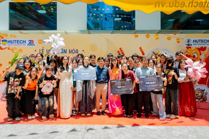 Sinh viên HUTECH hào hứng trải nghiệm món ngon xứ Đài 211