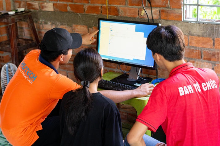 Viện Công nghệ Việt - Nhật HUTECH lan tỏa yêu thương tại tỉnh Long An 108