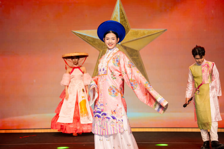 Sinh viên HUTECH thắp sáng niềm tự hào Việt qua chuỗi đồ án nghệ thuật hoành tráng 263