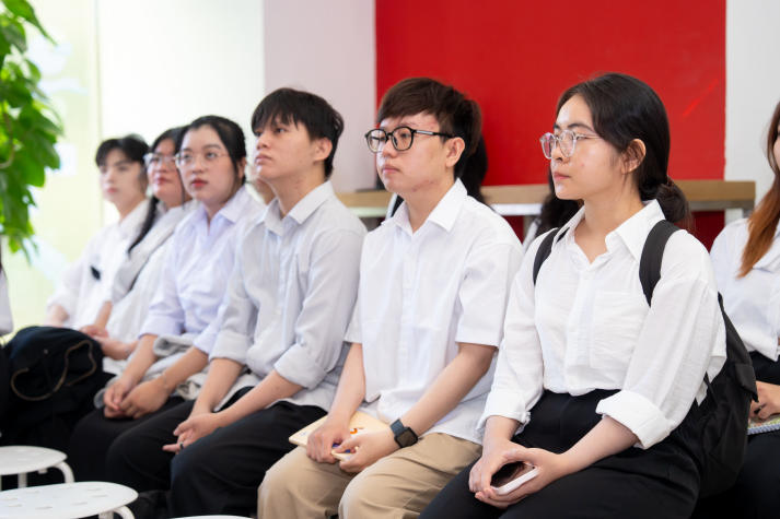 Trải nghiệm tại SSI và Manpower, sinh viên Khoa Tiếng Anh mở rộng tầm nhìn trong lĩnh vực Tài chính - Nhân sự 26