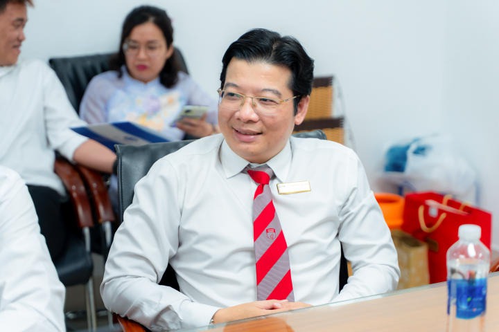Khoa Luật HUTECH ký kết MOU với Công ty TNHH Luật Lê Bùi 27