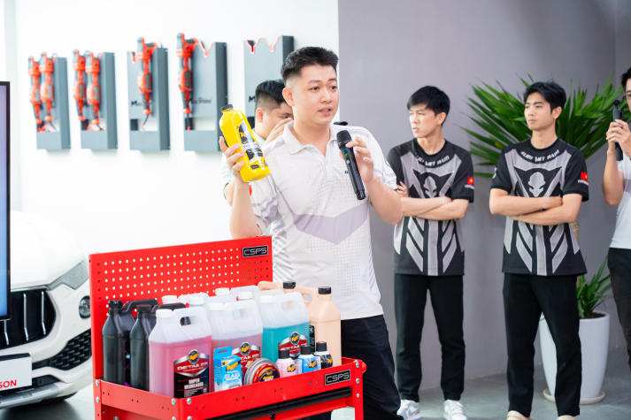 [Video] BƯỚC VÀO THẾ GIỚI CỦA NHỮNG SIÊU XE BẬC NHẤT VÀ CÔNG NGHỆ ĐỈNH CAO – SINH VIÊN VIỆN ĐÀO TẠO QUỐC TẾ HUTECH ĐÃ CÓ MỘT NGÀY “MÃN NHÃN” TẠI AVERY DENNISON! 41