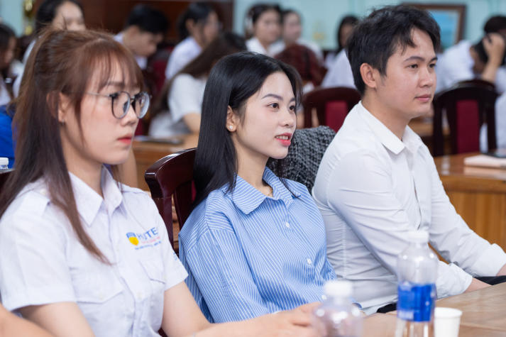 ​Ra mắt những “thủ lĩnh mới” tại Đại hội Liên Chi hội Khoa Quản trị Du lịch - Nhà hàng - Khách sạn nhiệm kỳ 2025 - 2028 43