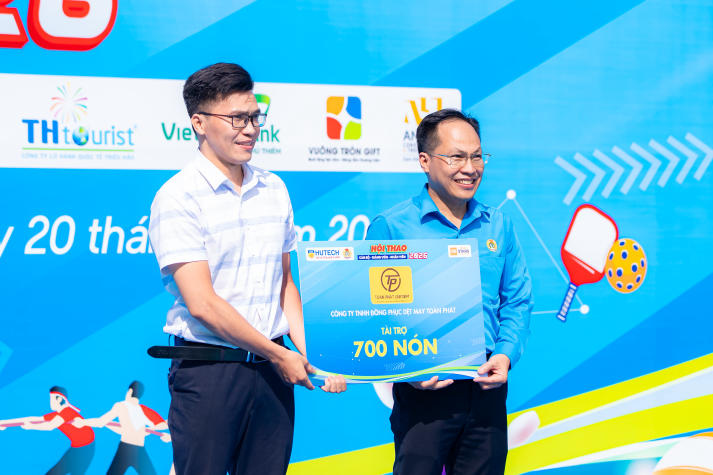 [Video] Bùng nổ tinh thần thể thao, Hội thao CB-GV-NV HUTECH 2026 khởi động mùa tranh tài rực lửa 92
