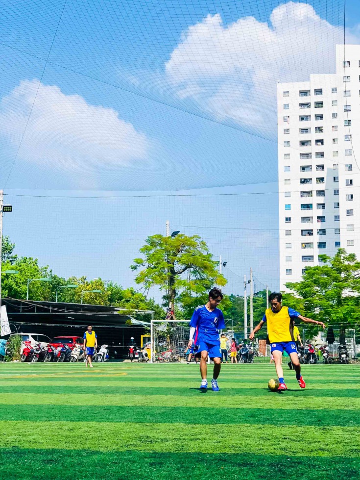 Sinh viên Khoa Nhật Bản học tranh tài bộ môn Bóng đá tại khai mạc Hội thao Sinh viên năm học 2022-2023 23