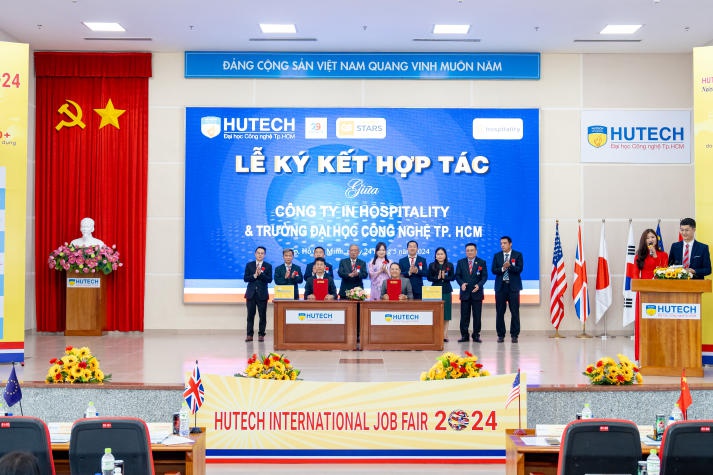 [Video] Sinh viên hào hứng “săn” hơn 1.500 đầu việc hấp dẫn tại “HUTECH International Job Fair 2024” 154