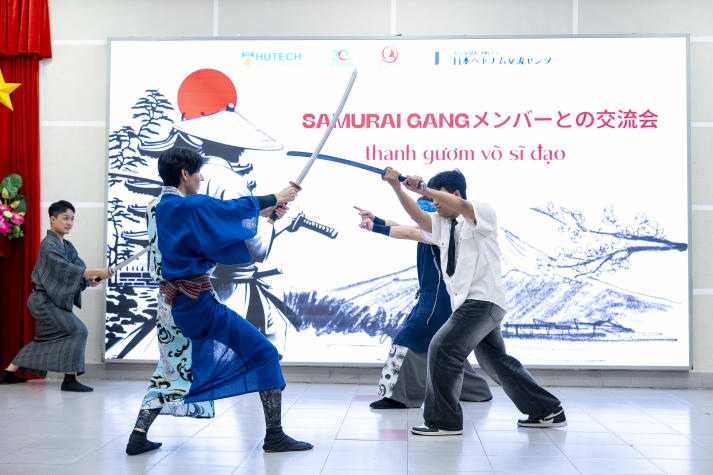 Sinh viên HUTECH nhập vai chiến binh Samurai Nhật Bản 79