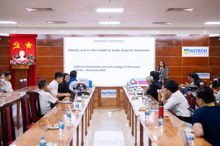 Chạm vào thực tiễn nghề nghiệp toàn cầu, sinh viên Khoa Dược học sâu từ chuyên gia Hoa Kỳ 58