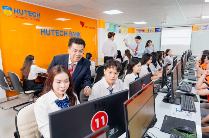 [HUTECH 30 năm] Hành trình kiến tạo và phát triển hệ sinh thái học thuật bền vững 28