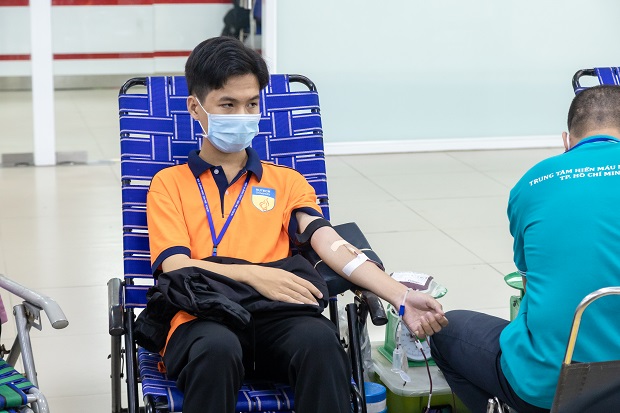 Sinh viên HUTECH hăng hái tham gia hiến máu cứu người 58