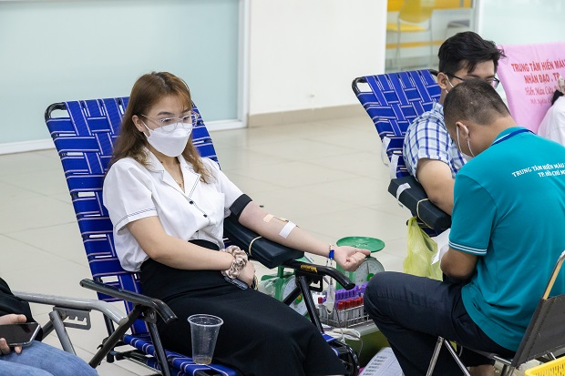 Sinh viên HUTECH hăng hái tham gia hiến máu cứu người 64