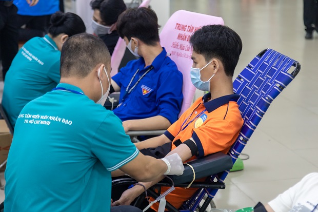 Sinh viên HUTECH hăng hái tham gia hiến máu cứu người 67