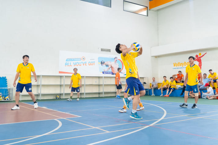 [Hội thao CB-GV-NV HUTECH 2025]: Bóng chuyền nam xác định 4 cái tên tiến vào Bán kết 69