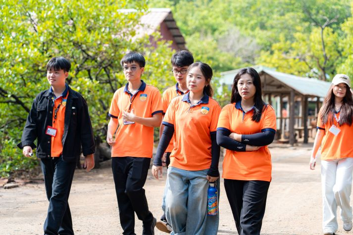 Sinh viên Quản trị dịch vụ du lịch và lữ hành học phát triển du lịch bền vững từ thực tế Cần Giờ 30