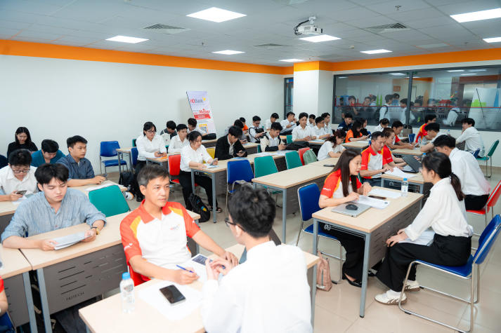 “Sinh viên HUTECH chủ động, chuyên nghiệp” - Lý do hơn 70 doanh nghiệp công nghệ săn nhân tài tại HUTECH IT OPEN DAY 2026 20