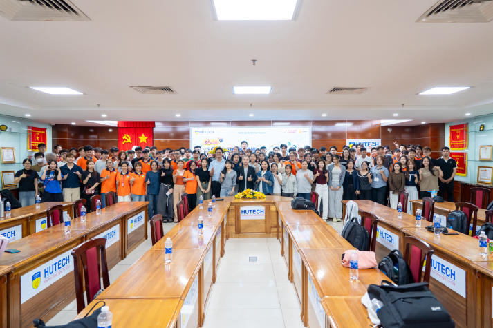 Sinh viên Khoa Quản trị kinh doanh học kỹ năng tuyển dụng cùng Công ty TNHH HR1 Vietnam Holdings trước kỳ thực tập 117