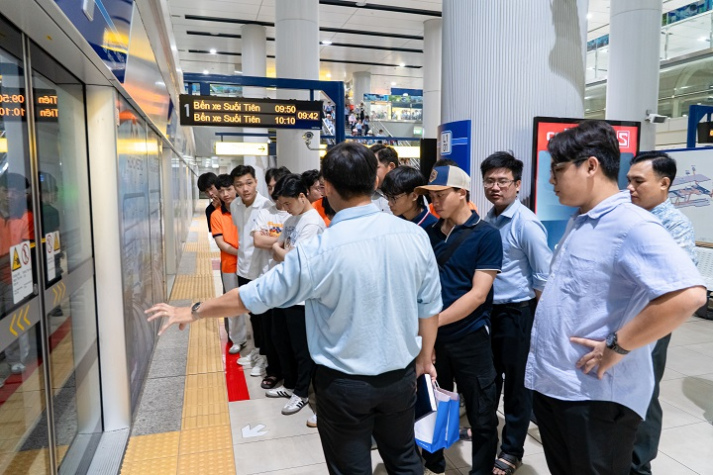 Khám phá ga Metro Bến Thành, sinh viên ngành Kỹ thuật xây dựng tiếp cận công trình ngầm giữa lòng thành phố 31