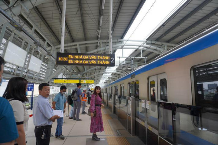 Đi Metro đến HUTECH nhập học: Xuống ga nào, đi ra sao? 9