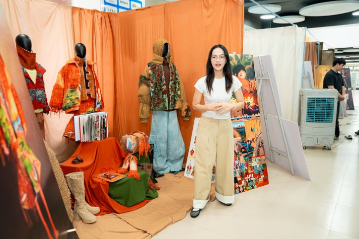 [Video] Sinh viên Thiết kế thời trang thổi hồn chất liệu truyền thống vào đồ án tốt nghiệp 12