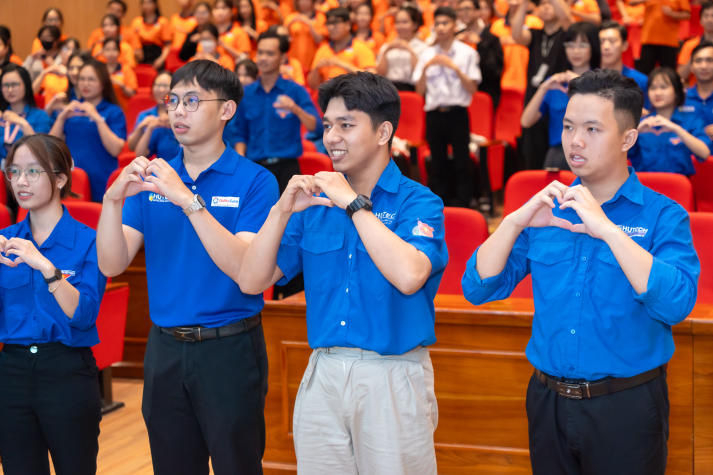 Sẵn sàng lên đường! Hơn 400 chiến sĩ Mùa hè xanh HUTECH 2025 hoàn tất tập huấn trước giờ ra quân 59