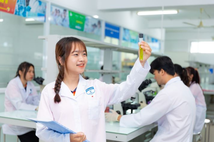 HUTECH thông báo tuyển sinh liên thông từ Cao đẳng lên Đại học ngành Dược năm 2025 - Đợt 1 185