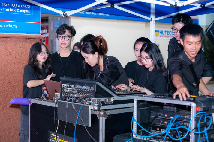 HUTECH-ers mở màn sáng tạo với 02 sự kiện kết thúc học phần Tổ chức sự kiện 112