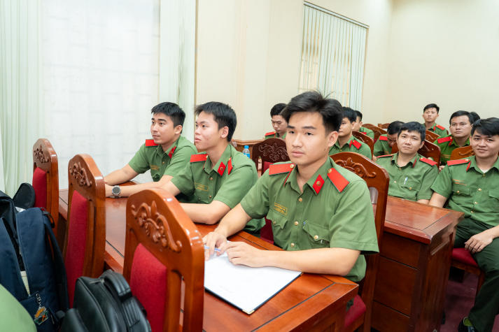 Khai giảng chương trình Ngôn ngữ Anh từ xa: Dấu ấn hợp tác đào tạo giữa HUTECH và Đại học An ninh Nhân dân 90