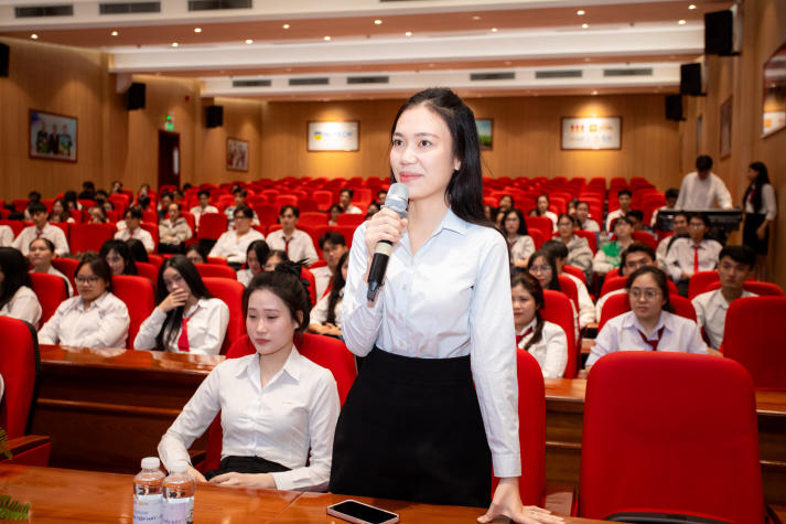 Sinh viên Du lịch - Nhà hàng - Khách sạn học giao tiếp chuẩn Hospitality từ chuyên gia 58