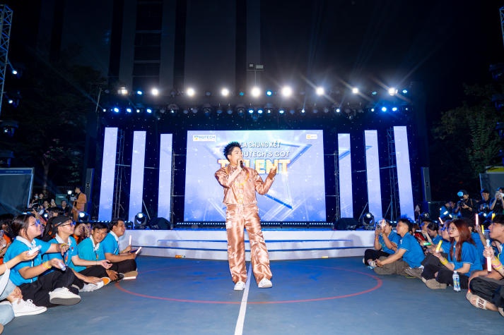 [Video] Thí sinh Nguyễn Trúc Phương đăng quang Quán quân HUTECH’s Got Talent 2024 225