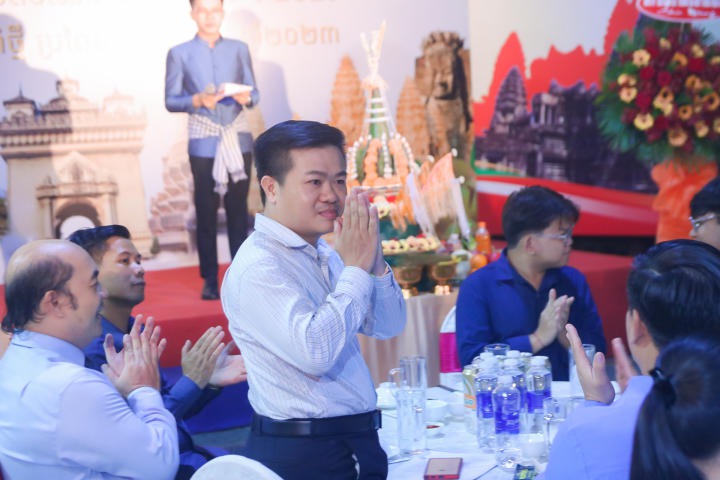 Students mingle in the joyful and warm atmosphere at "Laos and Cambodia Traditional New Year Festival 2023." 86