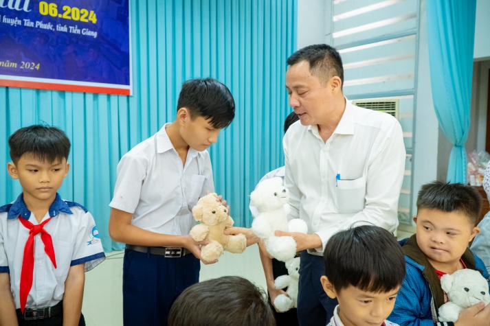 HUTECH viết tiếp hành trình thiện nguyện “Cho đi là còn mãi” tại tỉnh Tiền Giang 125