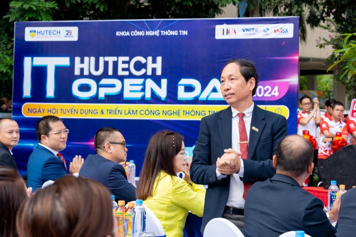 [Video] Gần 50 doanh nghiệp “săn” nhân sự công nghệ chất lượng tại HUTECH IT Open Day 2024 43