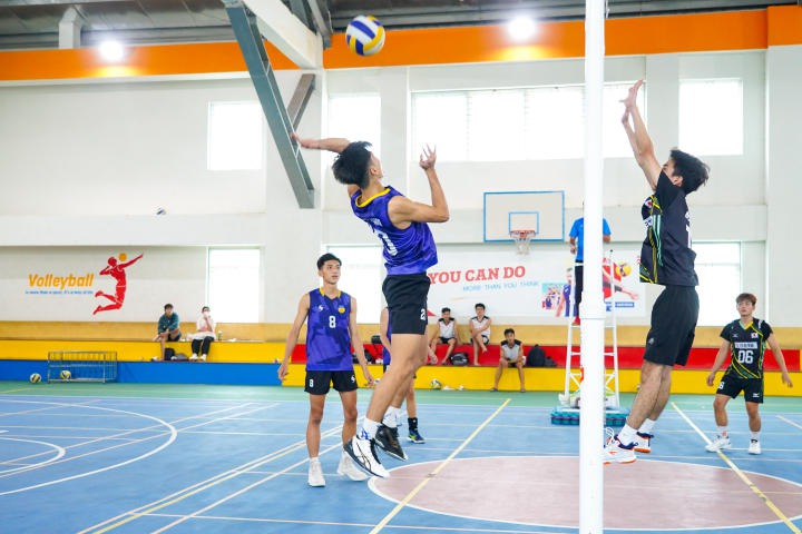 [Giải Thể thao Chào đón Tân Sinh viên] Team Cừu chiến đăng quang ngôi vô địch nội dung Bóng chuyền nam 33