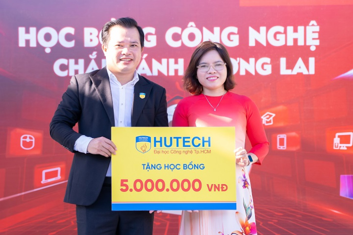 [Video] HUTECH Scholarship Tour 2025: 9 tỉnh thành, 2.000 học bổng và hàng ngàn ước mơ được chắp cánh 138