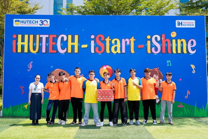[Video] “iHUTECH - iStart - iShine”: Hành trình gắn kết tân binh Viện Đào tạo Quốc tế 2025 85