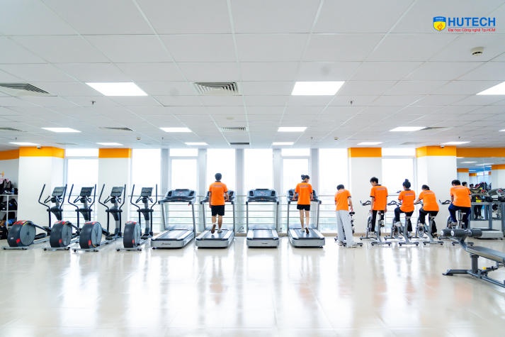 Sinh viên HUTECH thoả sức rèn luyện thể chất tại hệ thống phòng gym đa năng, hiện đại 49