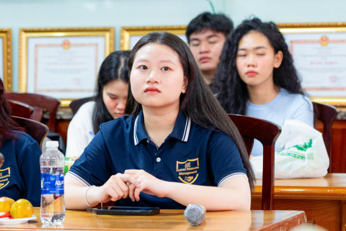 Khoa Quản trị kinh doanh họp mặt cán bộ Đoàn - Hội và CLB học thuật: Khởi động năm mới với tinh thần gắn kết 32