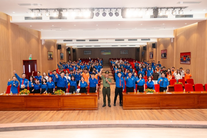 HUTECH kết nạp 54 Đoàn viên ưu tú nhân đợt kỷ niệm 95 năm ngày thành lập Đoàn TNCS Hồ Chí Minh (26/3/1931 - 26/3/2026) 78