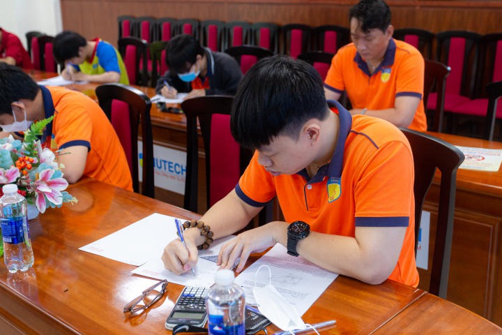 Sinh viên khối ngành Kỹ thuật chinh phục bộ môn Cơ học tại chung kết cuộc thi “Olympic Cơ học lần 1” 32