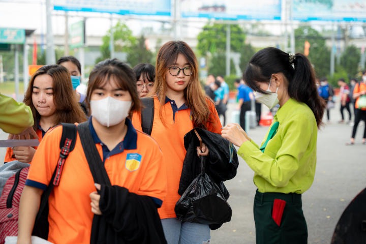 Hội trại AMAZING HUTECH 2023 chính thức khai mạc, sinh viên bật mood “chơi hết sức, quẩy hết mình” 140