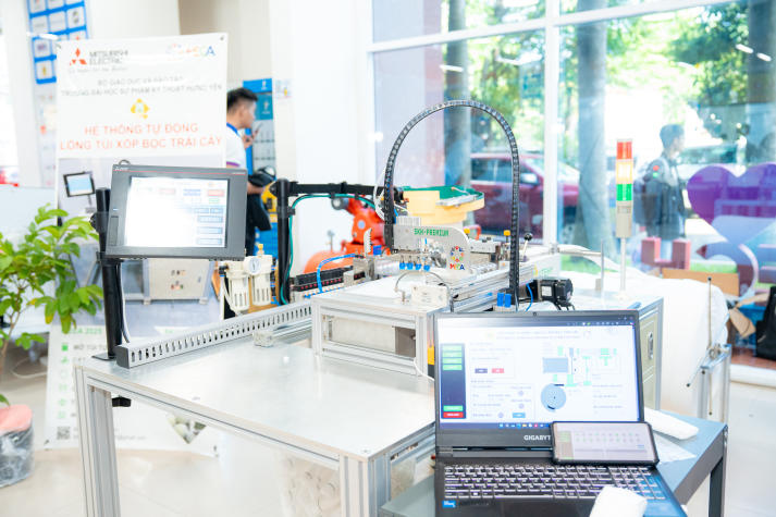 [Video] 10 dấu ấn HUTECH 2025: Khẳng định tầm vóc - Vững bước tương lai 275