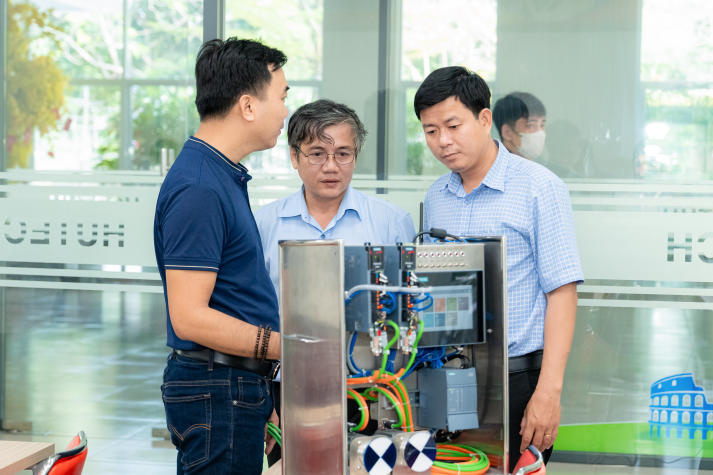 Giảng viên HUTECH cập nhật công nghệ tự động hóa cùng Siemens Việt Nam 61