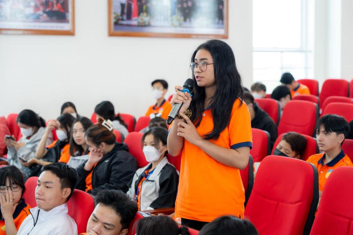 CEO Đỗ Phương Thảo “bẻ khóa” giúp tân sinh viên hiểu rõ bản thân 69