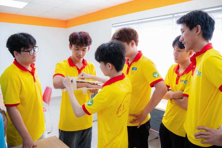 Sinh viên Khoa Điều dưỡng - Kỹ thuật y học mang kiến thức y học đến gần hơn với cộng đồng 53