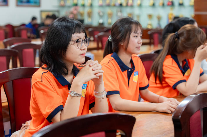 Gỡ “nút thắt” trên hành trình nghiên cứu khoa học của sinh viên Truyền thông - Thiết kế 42