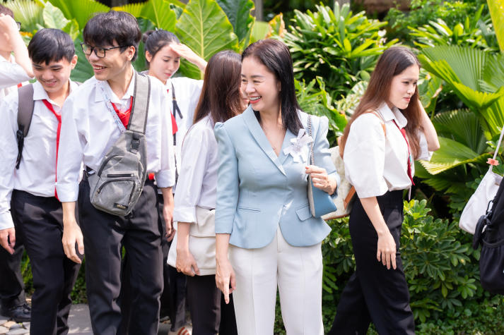 Exploring a Green Resort Experience with HUTECH Students at An Lam Retreats Saigon River 52