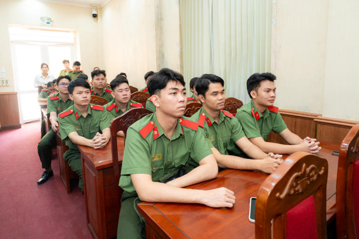 Khai giảng chương trình Ngôn ngữ Anh từ xa: Dấu ấn hợp tác đào tạo giữa HUTECH và Đại học An ninh Nhân dân 93